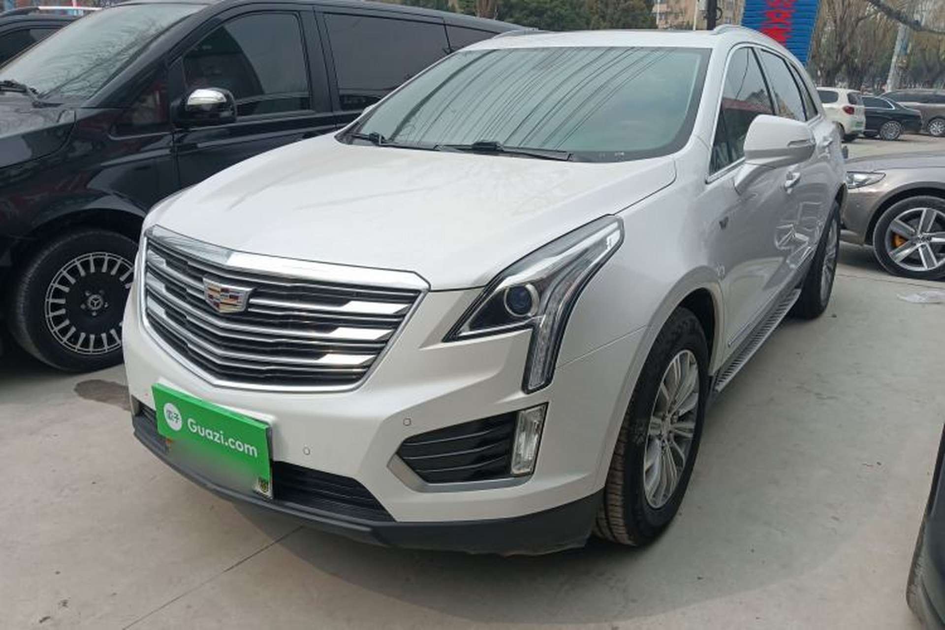 Used Cadillac XT5 2018 25T Luxury Model Front Left 45 Deg