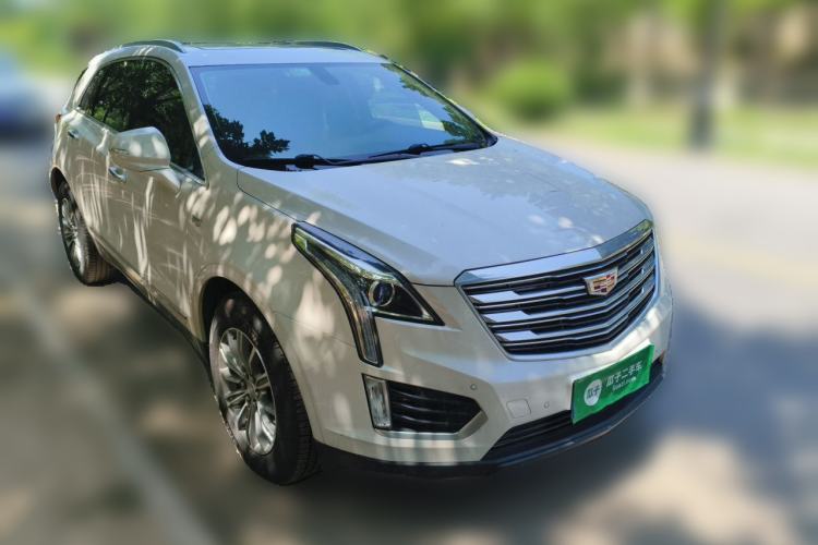 Used Cadillac XT5 2018 25T Luxury Model Front Right 45 Deg