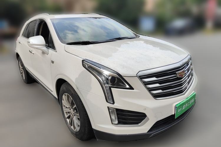 Used Cadillac XT5 2018 25T Luxury Model Front Right 45 Deg