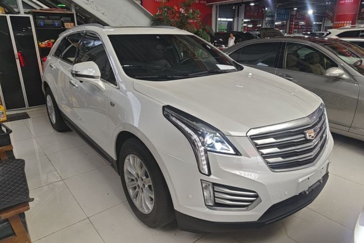 Used Cadillac XT5 2018 28E Four-Wheel Drive Tech Version Front Right 45 Deg