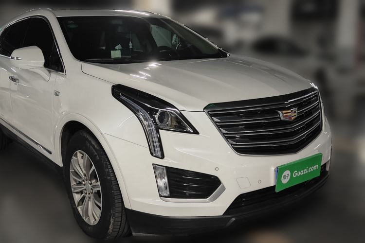 Used Cadillac XT5 2018 25T Luxury Model Front Right 45 Deg