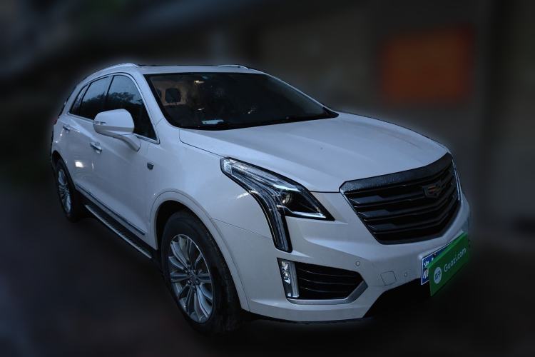 Used Cadillac XT5 2018 28T Four-Wheel Drive Luxury Model Front Right 45 Deg