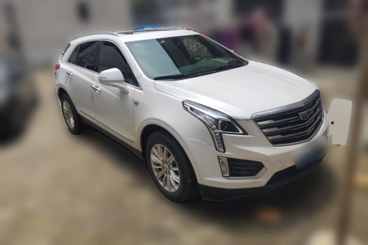 Used Cadillac XT5 2018 25T Tech Model Front Right 45 Deg