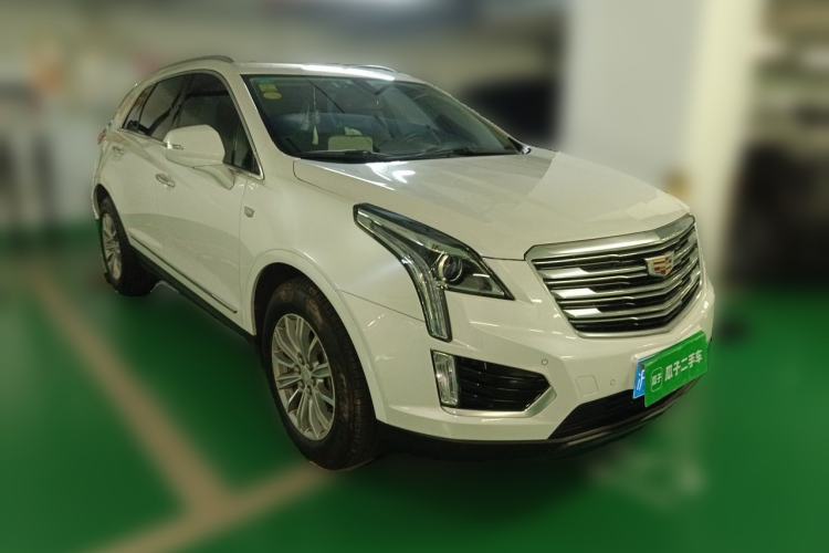 Used Cadillac XT5 2018 25T Luxury Model Front Right 45 Deg