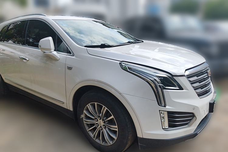 Used Cadillac XT5 2018 28T Four-Wheel Drive Luxury Model Front Right 45 Deg