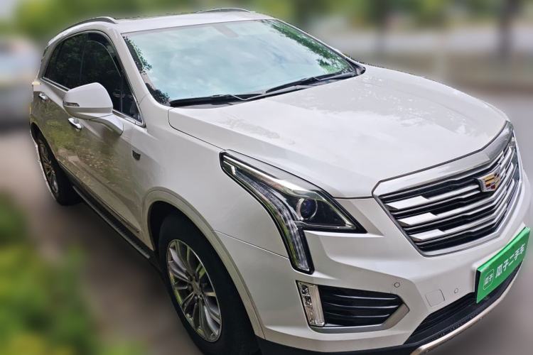 Used Cadillac XT5 2018 25T Luxury Model Front Right 45 Deg