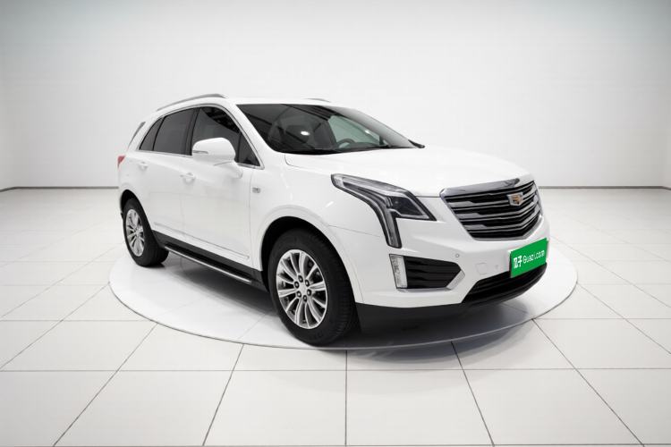 Used Cadillac XT5 2018 28T Four-Wheel Drive Luxury Model Front Right 45 Deg