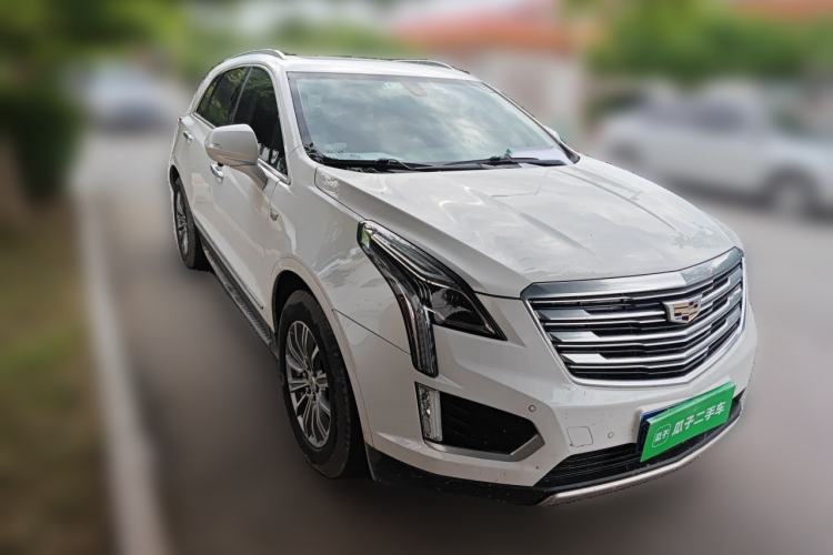 Used Cadillac XT5 2018 28T Four-Wheel Drive Luxury Model Front Right 45 Deg