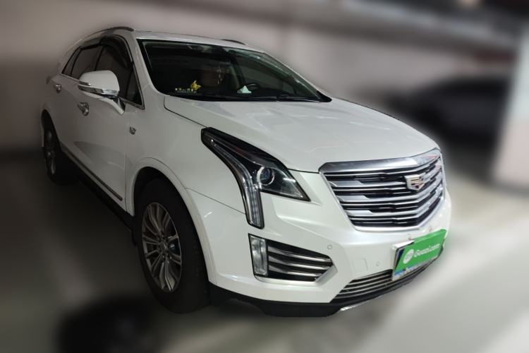 Used Cadillac XT5 2018 25T Luxury Model Front Right 45 Deg