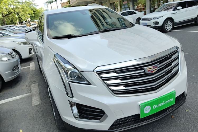 Used Cadillac XT5 2018 25T Tech Model Front Right 45 Deg