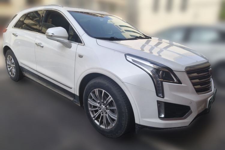 Used Cadillac XT5 2018 25T Luxury Model Front Right 45 Deg