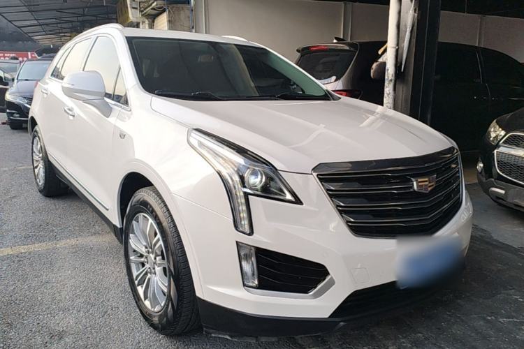 Used Cadillac XT5 2018 25T Luxury Model Front Right 45 Deg