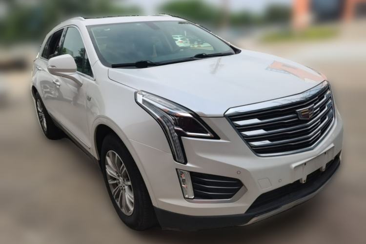 Used Cadillac XT5 2018 28T Four-Wheel Drive Luxury Model Front Right 45 Deg