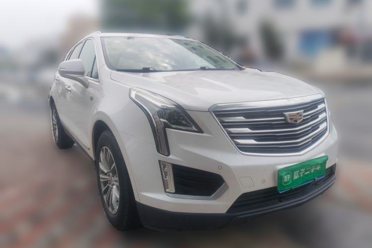 Used Cadillac XT5 2018 28T Four-Wheel Drive Luxury Model Front Right 45 Deg