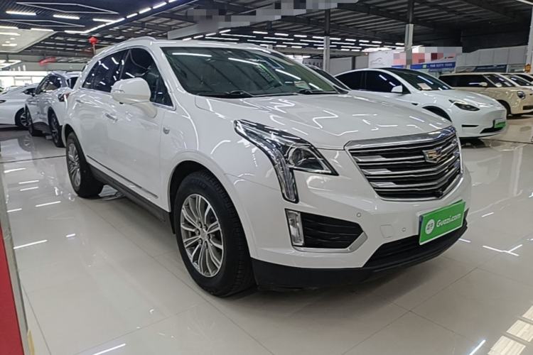 Used Cadillac XT5 2018 25T Luxury Model Front Right 45 Deg