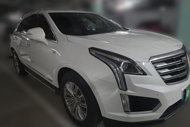 Used Cadillac XT5 2018 25T Luxury Model Front Right 45 Deg