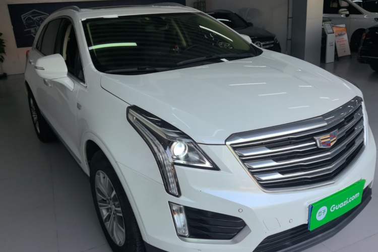 Used Cadillac XT5 2018 25T Luxury Model Front Right 45 Deg