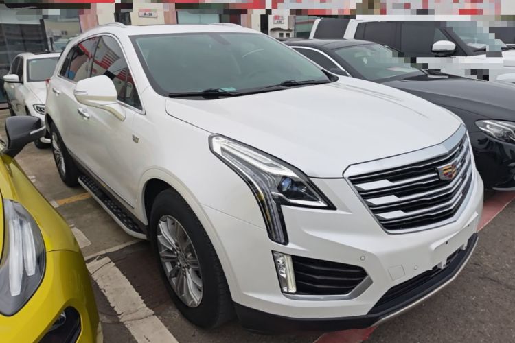 Used Cadillac XT5 2018 28T Four-Wheel Drive Luxury Model Front Right 45 Deg