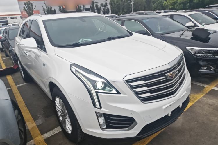 Used Cadillac XT5 2018 28E Four-Wheel Drive Tech Version Front Right 45 Deg