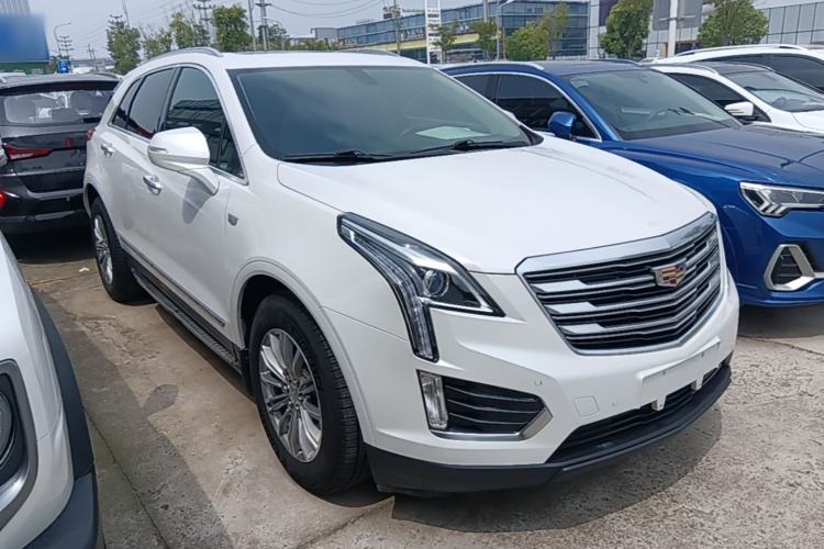 Used Cadillac XT5 2018 25T Luxury Model Front Right 45 Deg