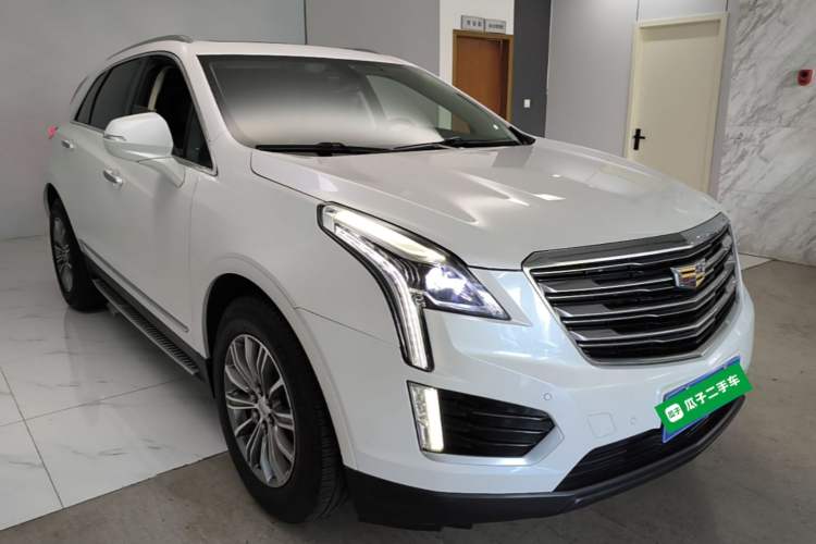 Used Cadillac XT5 2018 28T Four-Wheel Drive Luxury Model Front Right 45 Deg