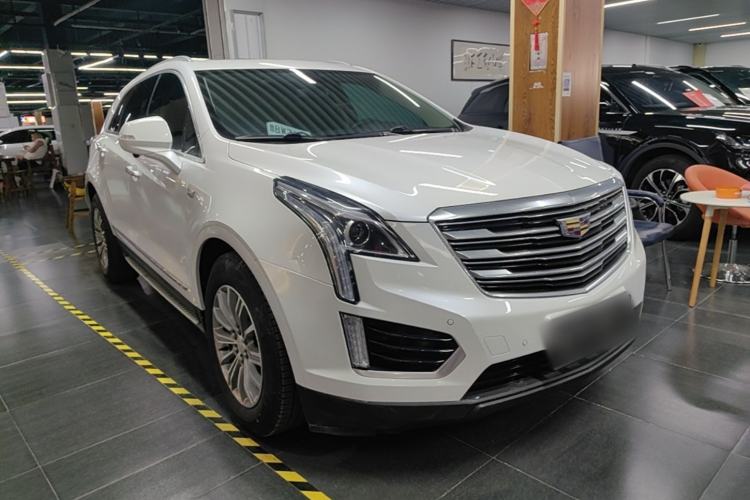 Used Cadillac XT5 2018 25T Luxury Model Front Right 45 Deg