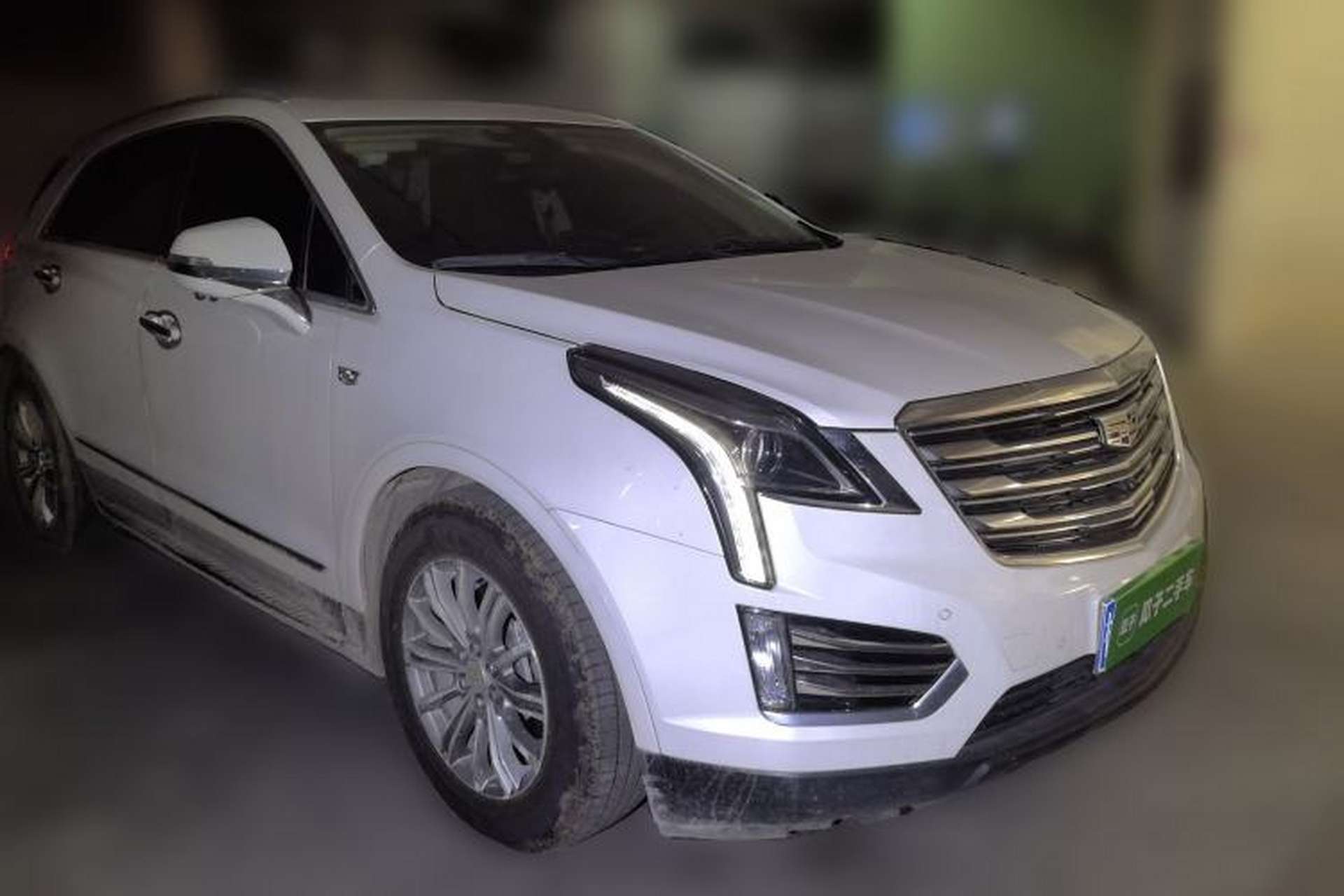 Used Cadillac XT5 2018 25T Luxury Model Front Right 45 Deg