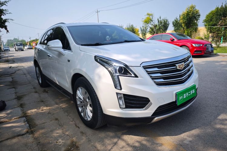 Used Cadillac XT5 2018 28E Four-Wheel Drive Tech Version Front Right 45 Deg
