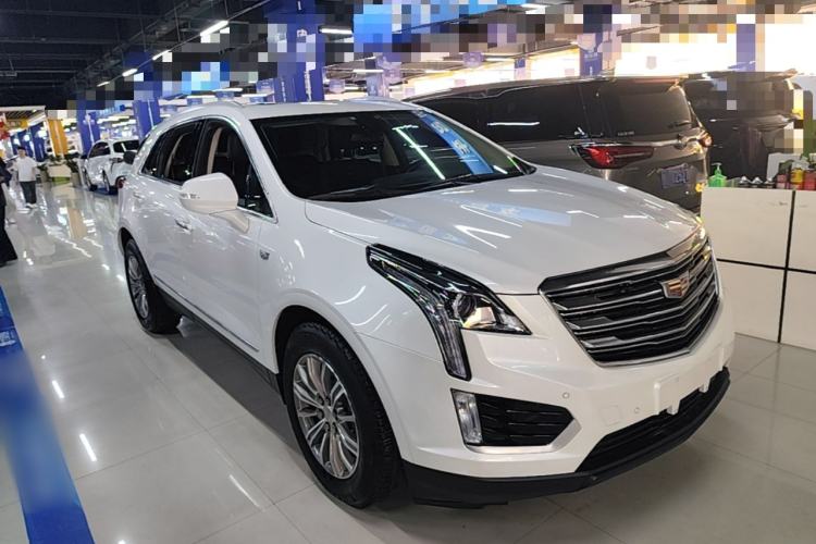 Used Cadillac XT5 2018 25T Luxury Model Front Right 45 Deg