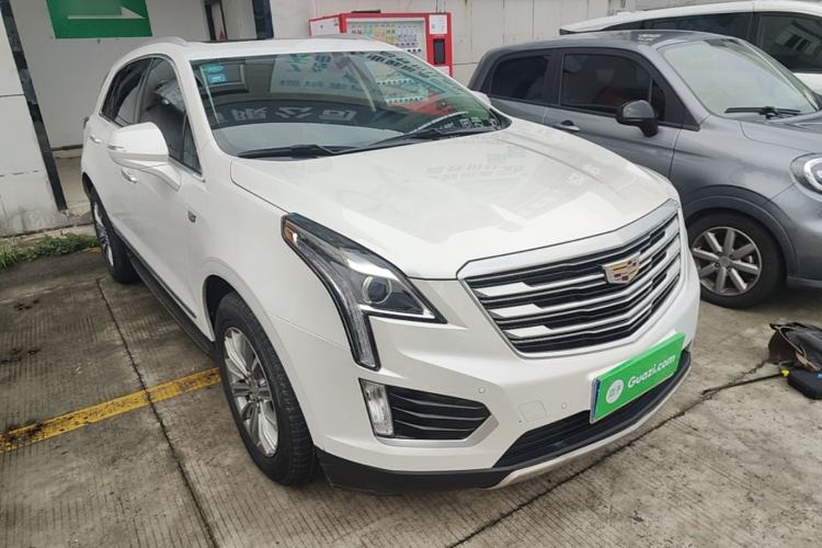Used Cadillac XT5 2018 25T Luxury Model Front Right 45 Deg