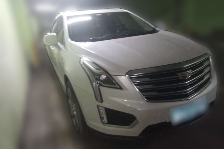 Used Cadillac XT5 2018 28T Four-Wheel Drive Luxury Model Front Right 45 Deg