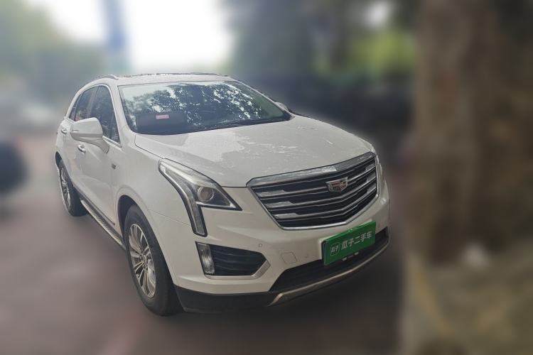 Used Cadillac XT5 2018 25T Luxury Model Front Right 45 Deg