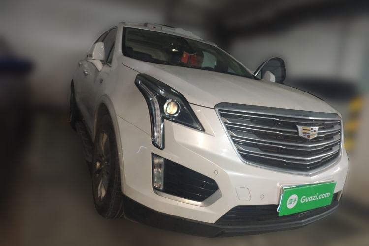 Used Cadillac XT5 2018 25T Luxury Model Front Right 45 Deg