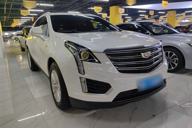 Used Cadillac XT5 2018 28E Four-Wheel Drive Tech Version Front Right 45 Deg