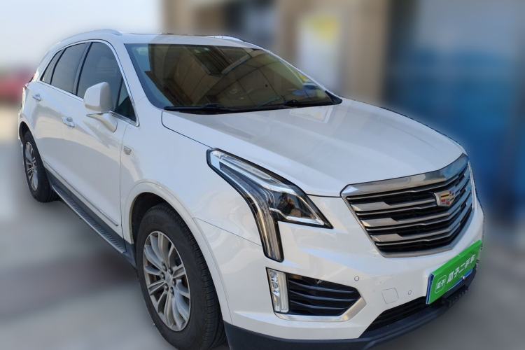 Used Cadillac XT5 2018 28T Four-Wheel Drive Luxury Model Front Right 45 Deg
