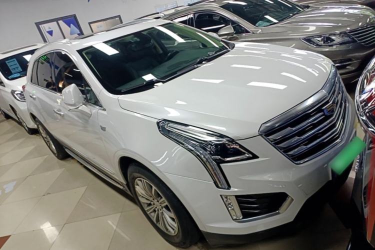Used Cadillac XT5 2018 28T Four-Wheel Drive Luxury Model Front Right 45 Deg