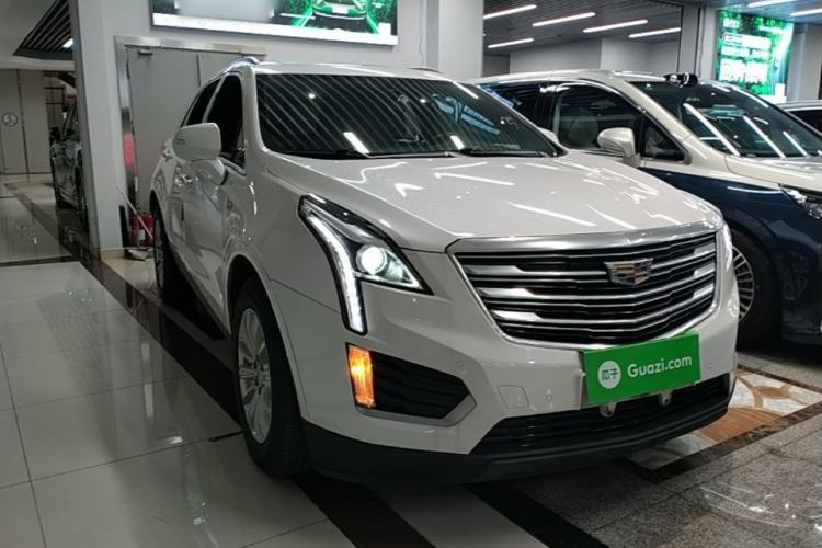 Used Cadillac XT5 2018 28E Four-Wheel Drive Tech Version Front Right 45 Deg