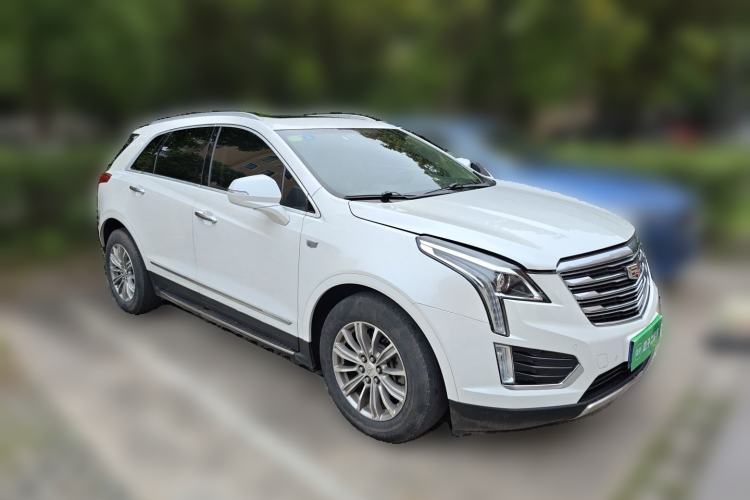 Used Cadillac XT5 2018 25T Luxury Model Front Right 45 Deg