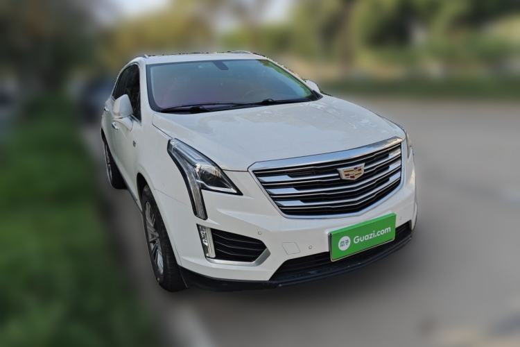 Used Cadillac XT5 2018 28T Four-Wheel Drive Luxury Model Front Right 45 Deg