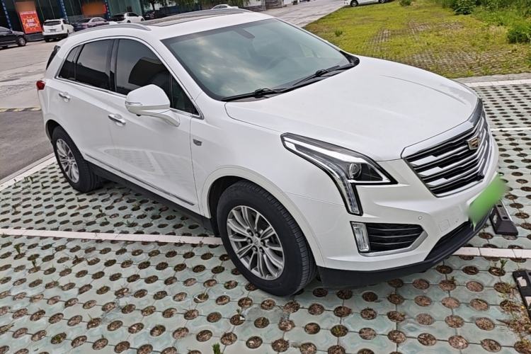 Used Cadillac XT5 2018 25T Luxury Model Front Right 45 Deg