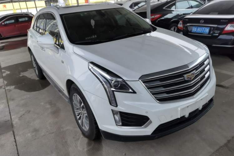 Used Cadillac XT5 2018 25T Luxury Model Front Right 45 Deg