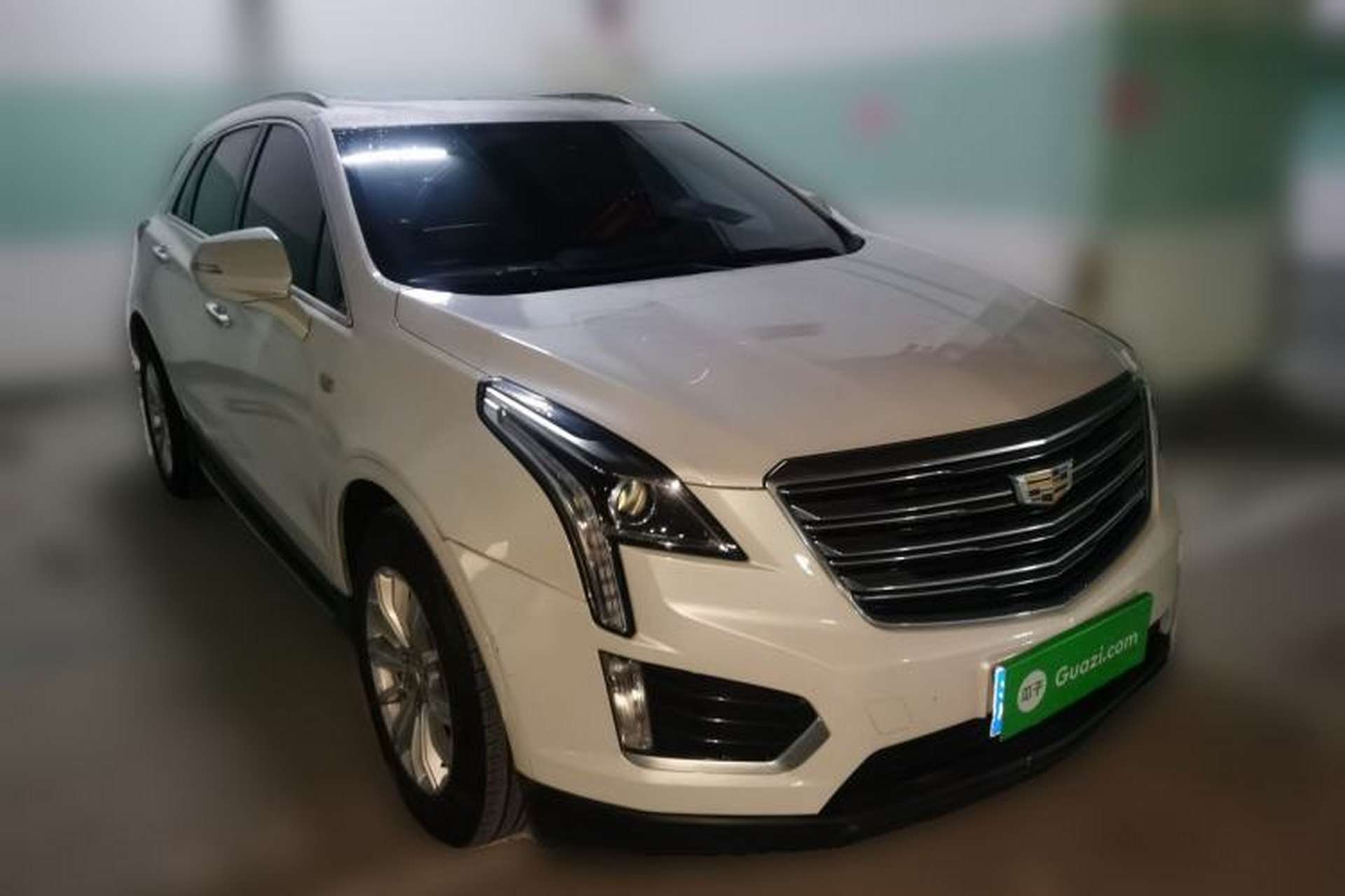 Used Cadillac XT5 2018 25T Tech Model Front Right 45 Deg