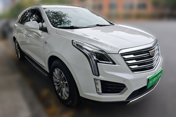 Used Cadillac XT5 2018 28T Four-Wheel Drive Luxury Model Front Right 45 Deg