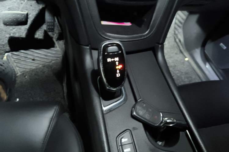 Used Cadillac XT5 2018 28T Four-Wheel Drive Luxury Model Gear Lever