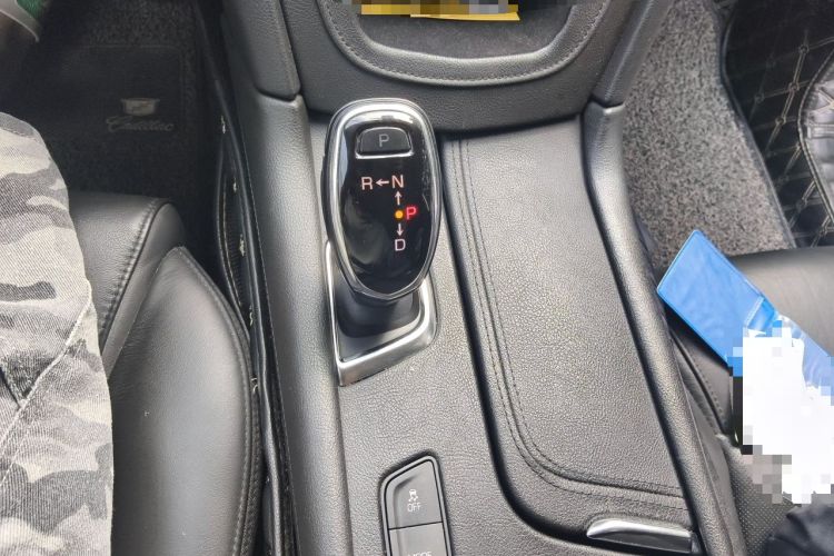 Used Cadillac XT5 2018 25T Luxury Model Gear Lever