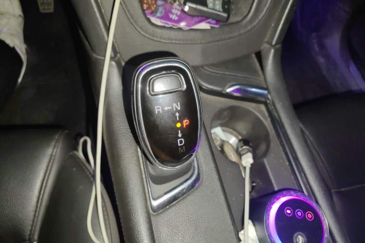 Used Cadillac XT5 2018 28E Four-Wheel Drive Tech Version Gear Lever