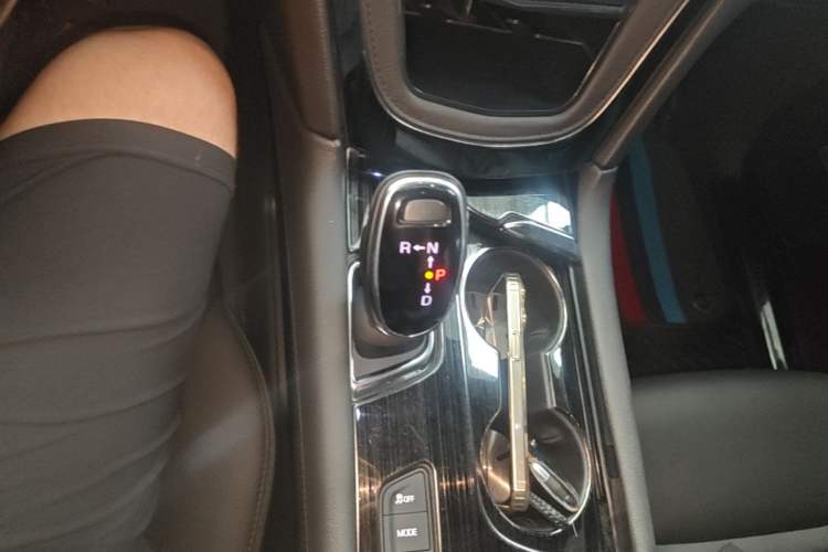 Used Cadillac XT5 2018 28E Four-Wheel Drive Tech Version Gear Lever