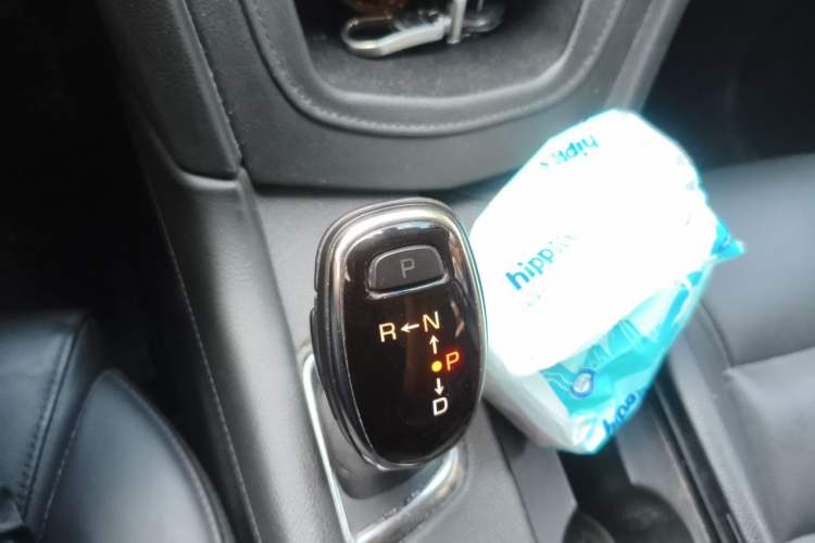 Used Cadillac XT5 2018 25T Luxury Model Gear Lever