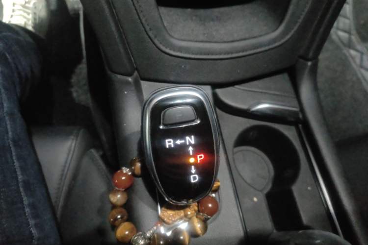 Used Cadillac XT5 2018 25T Luxury Model Gear Lever