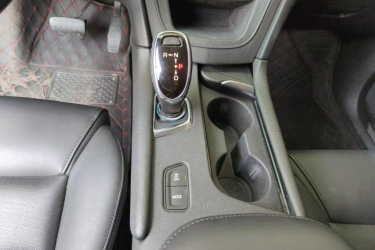 Used Cadillac XT5 2018 25T Luxury Model Gear Lever